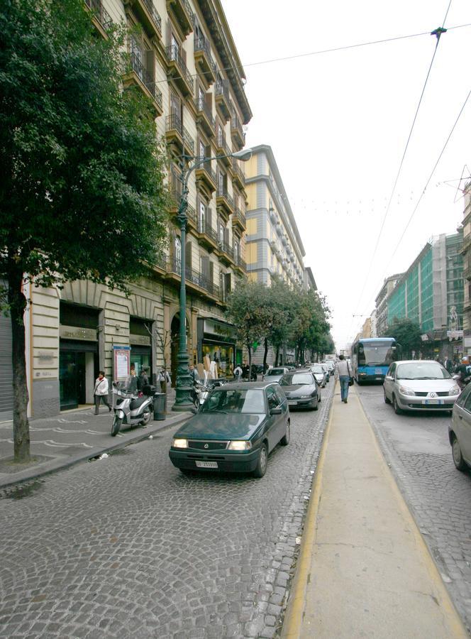 Al Centro E Meglio B&B Naples Exterior photo