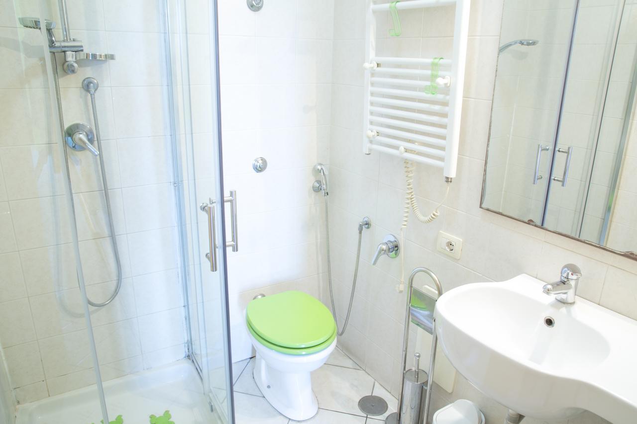 Al Centro E Meglio B&B Naples Exterior photo
